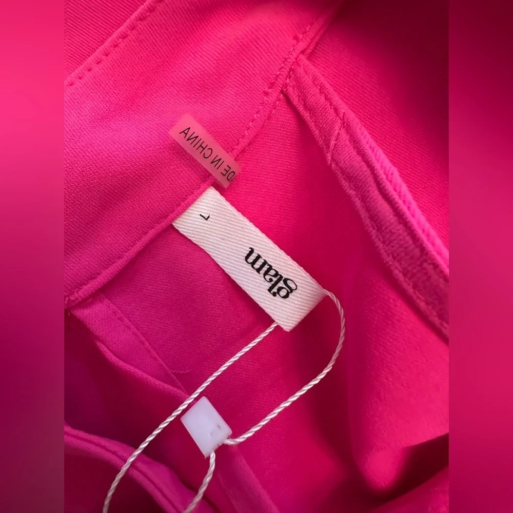 NWT GLAM HOT PINK HALTER CROPPED TOP - Size Large SKU:598